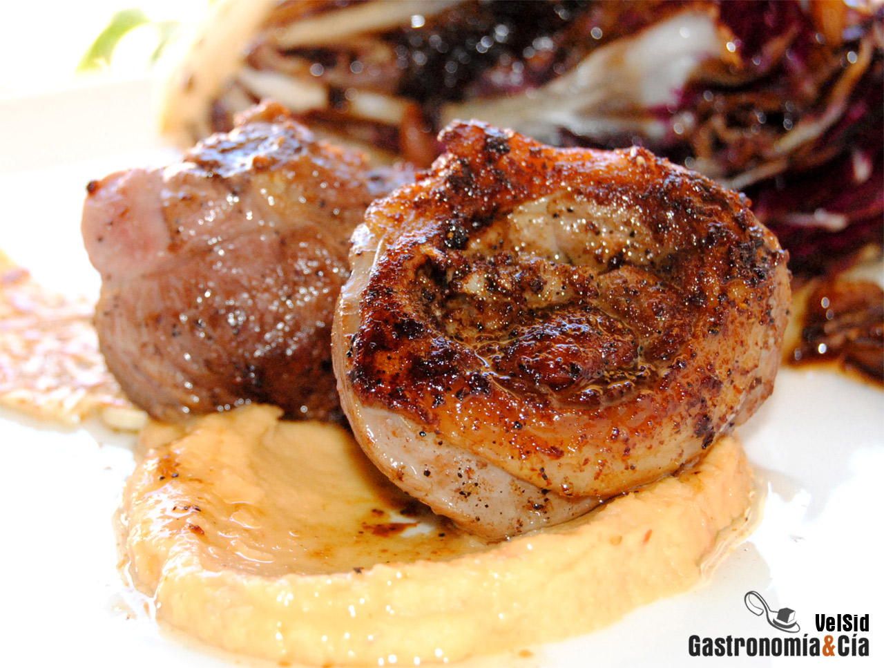 Pato con puré de chirivía y achicoria con agridulce de 