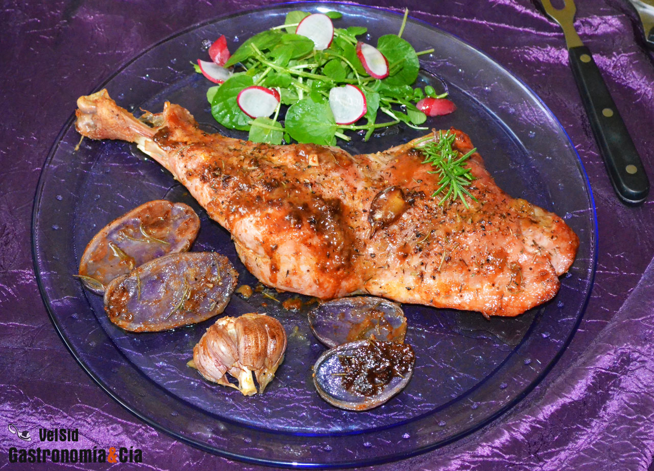 Pierna de pavo asada con jengibre y romero