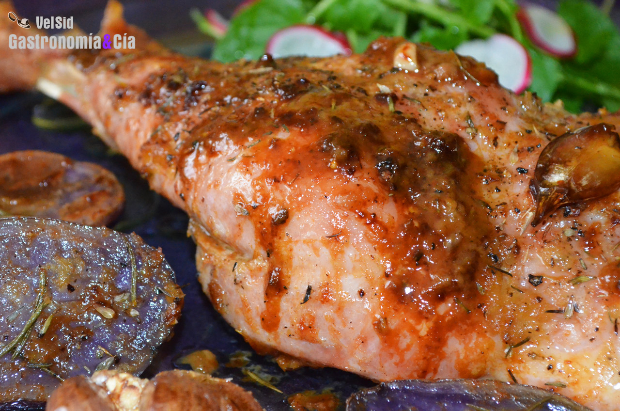 Pierna de pavo asada con jengibre y romero