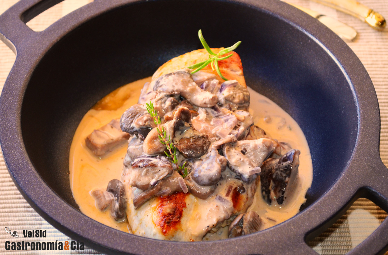 Pechuga de pollo con setas a la crema