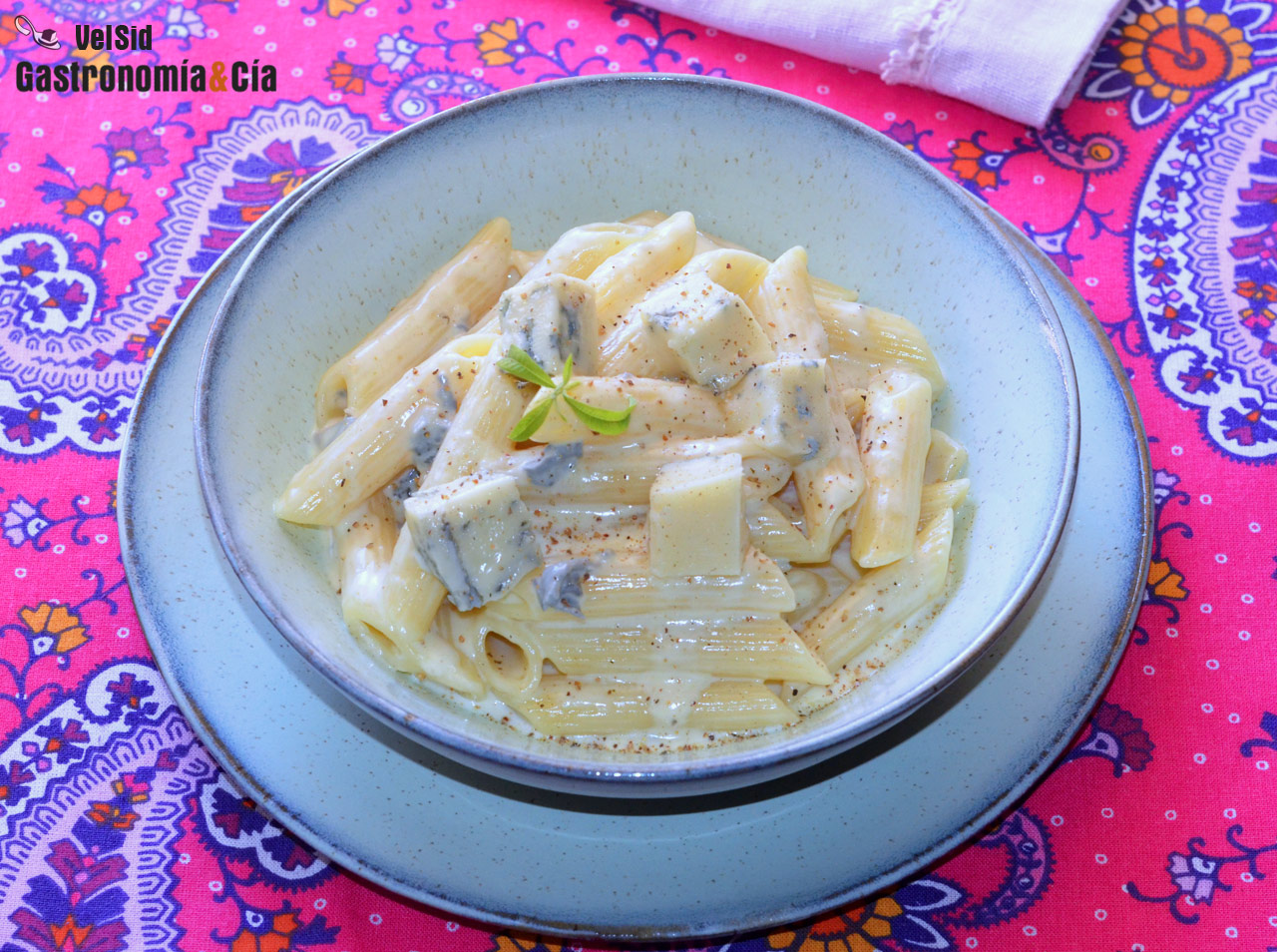 Penne rigate con salsa gorgonzola