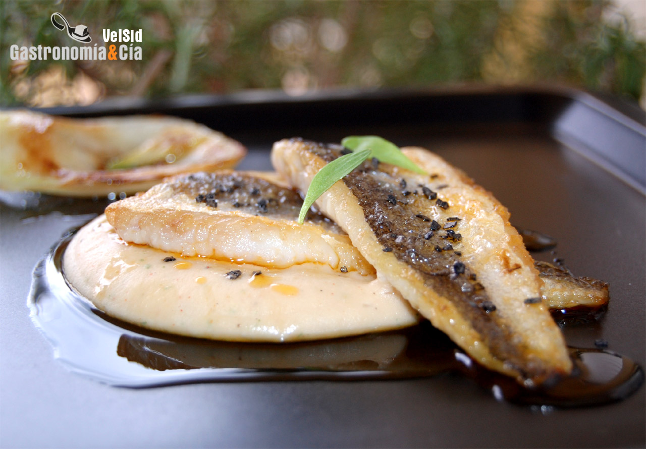 Pescadilla con puré de judías al limón