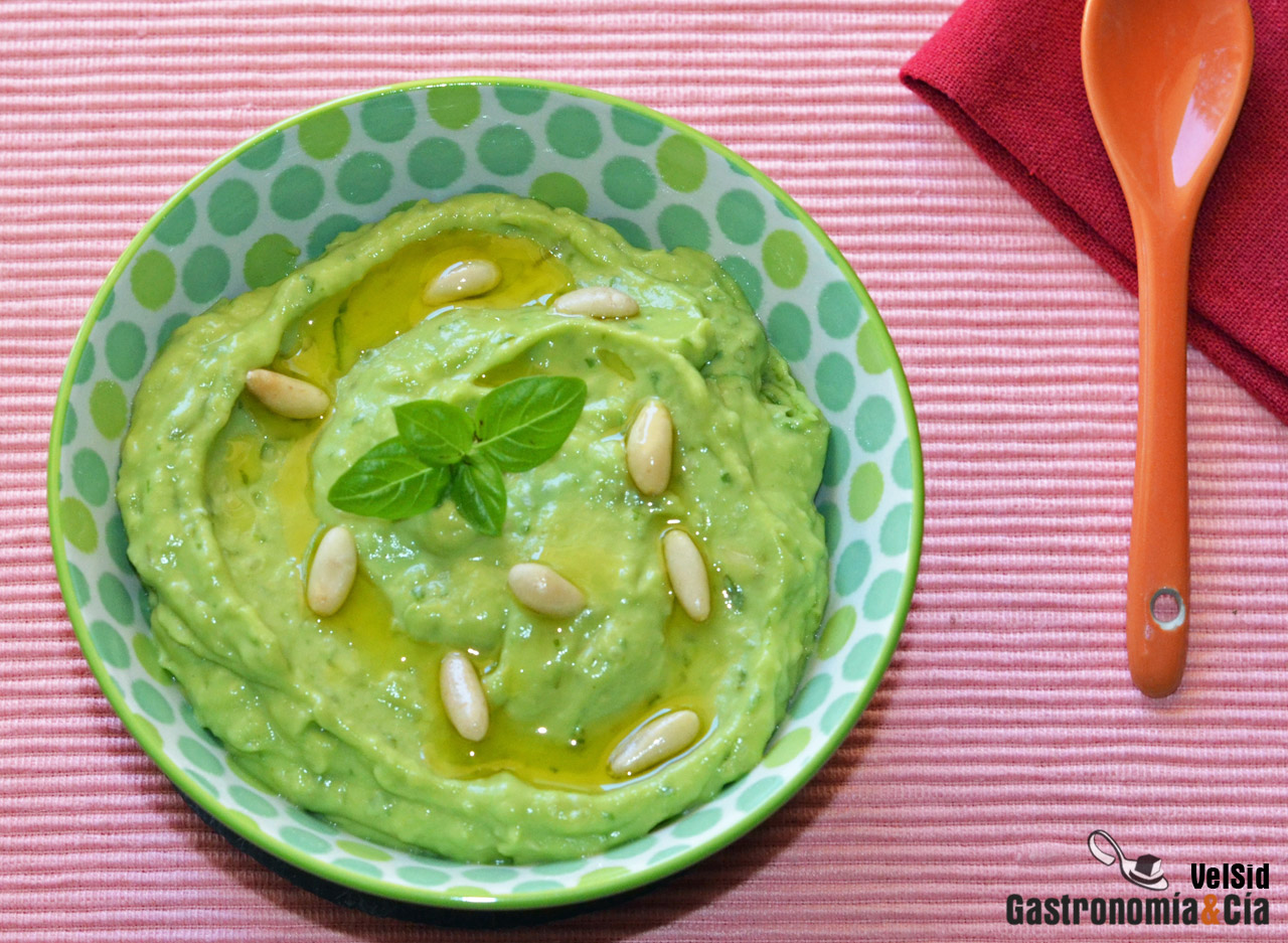Pesto de aguacate, una salsa vegana tan deliciosa como 