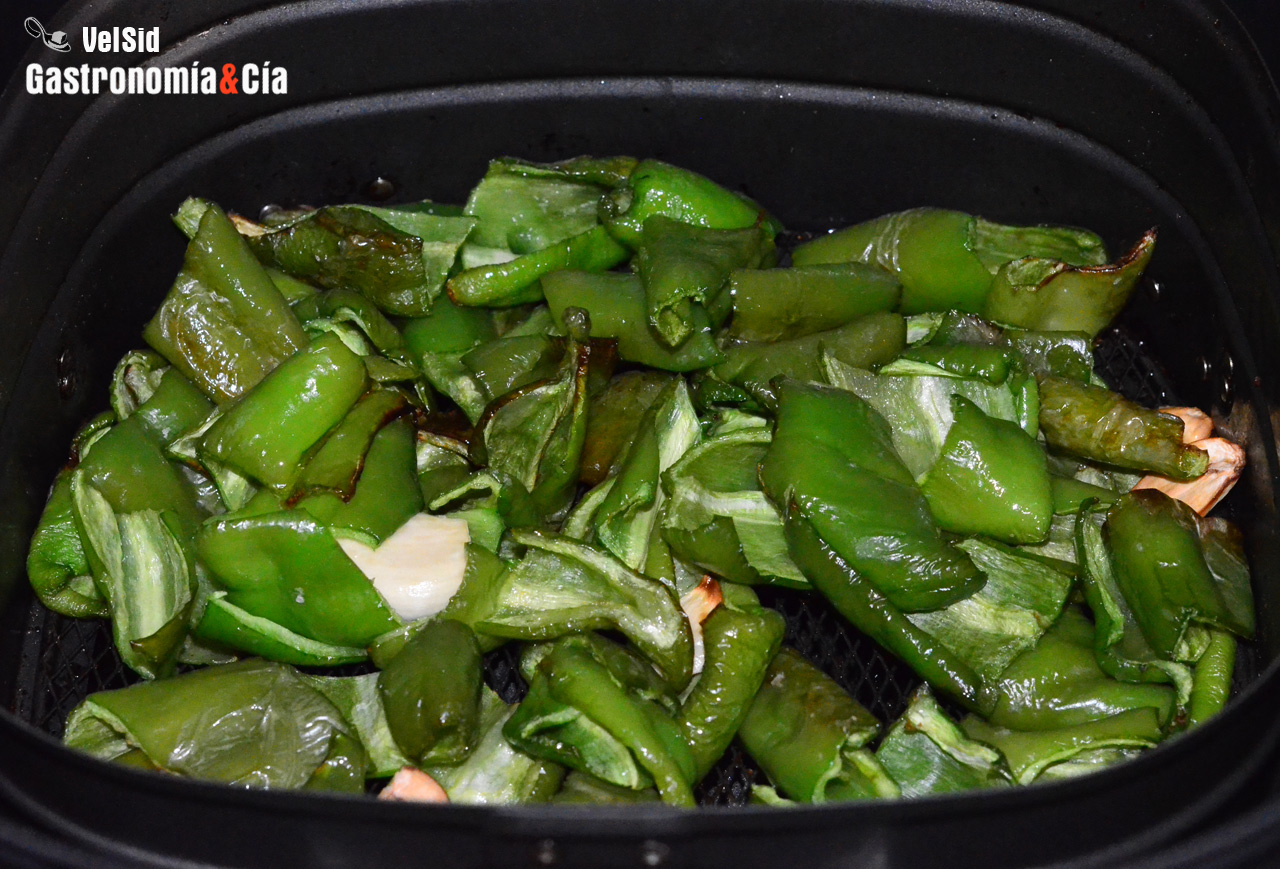 Pimientos verdes con bacon ahumado