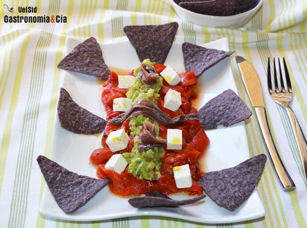 Ensalada de pimientos asados con queso fresco de cabra,
