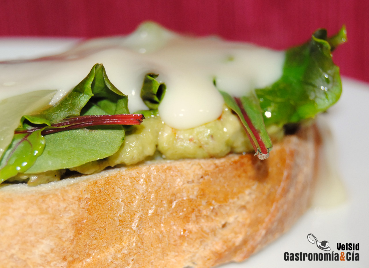 Pincho de aguacate y queso San Simón