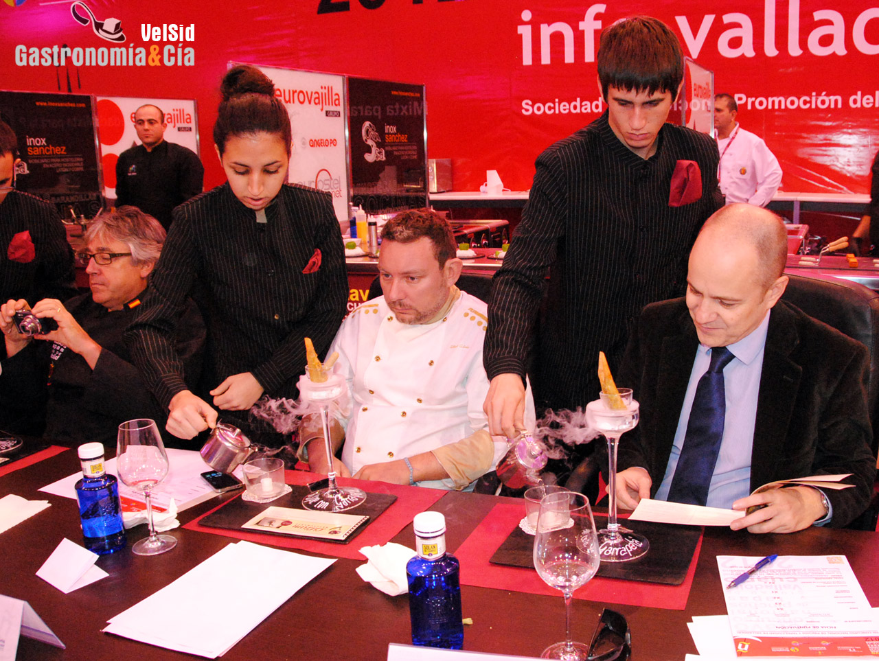 Los chicos de la escuela hacen un gran trabajo en el co