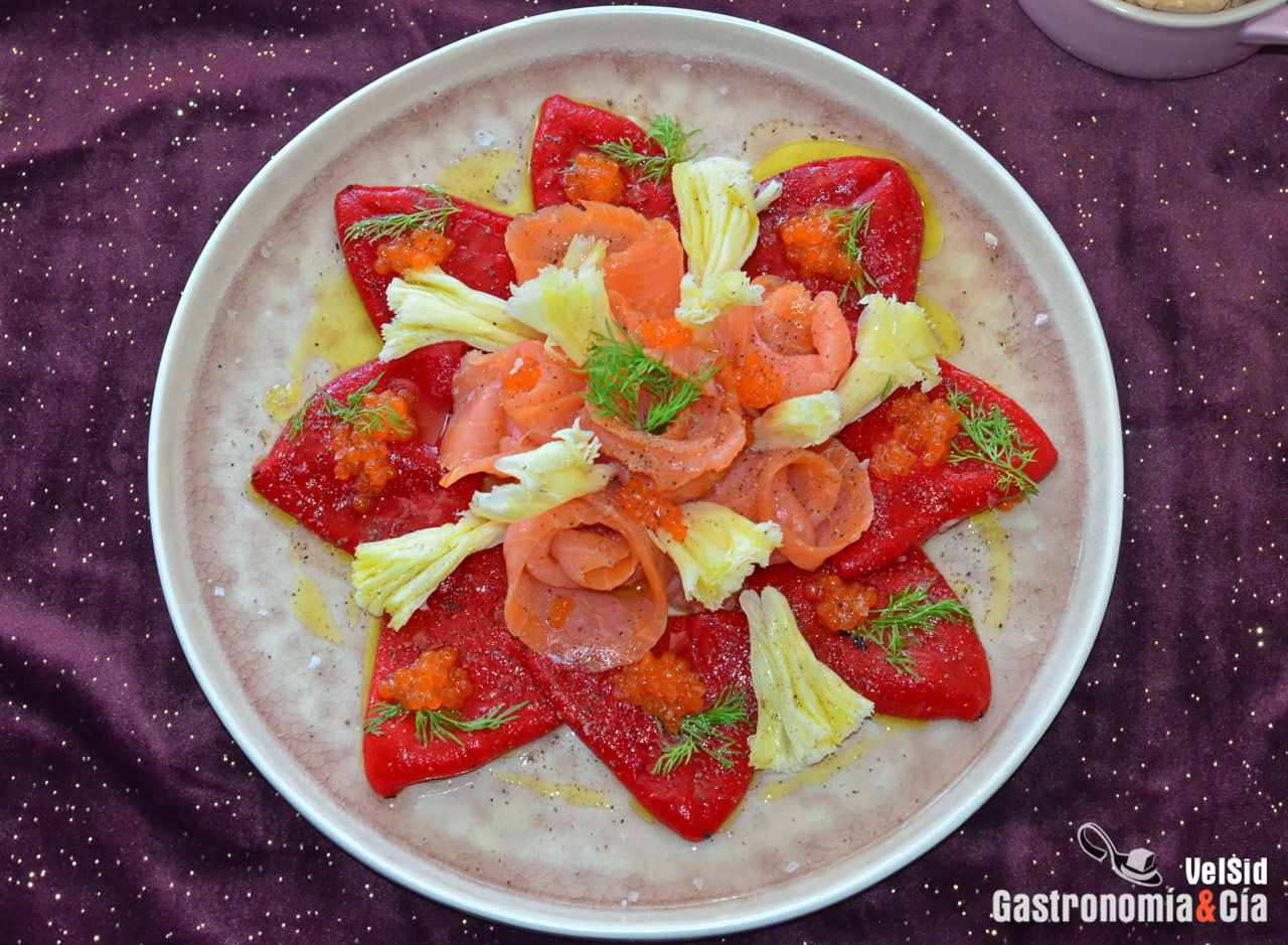 Pimientos del piquillo con salmón ahumado y Tête de Moi