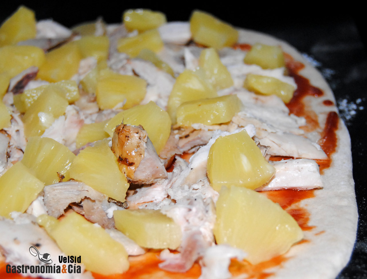 Pizza de pavo y piña