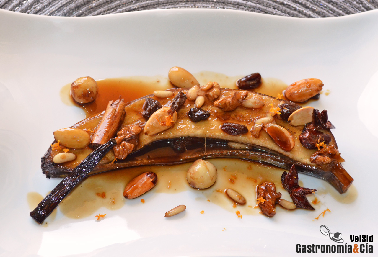 Plátano con Ponche y frutos secos
