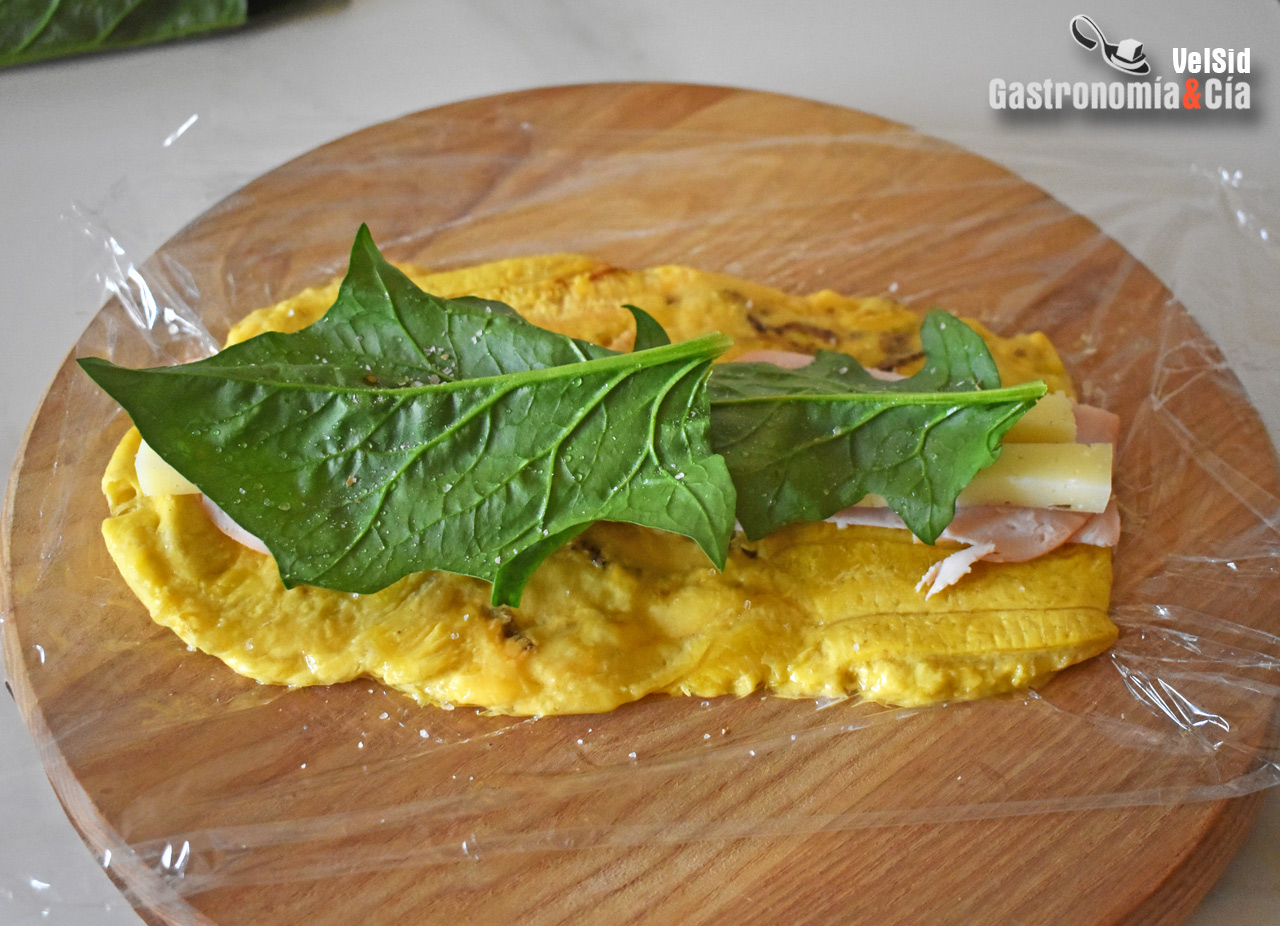 Plátano macho relleno con pavo ahumado y queso