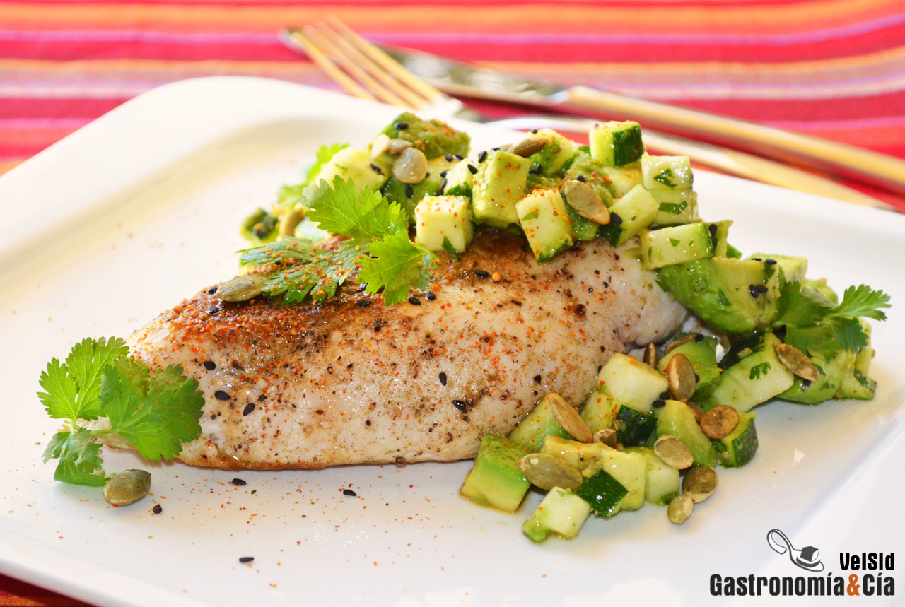 Pechuga de pollo con aguacate y calabacín