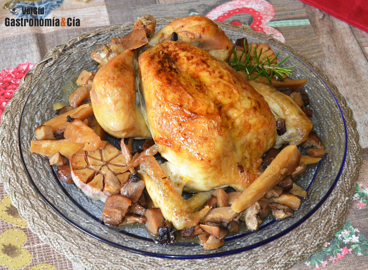 Pollo al horno con boletus y chirivía