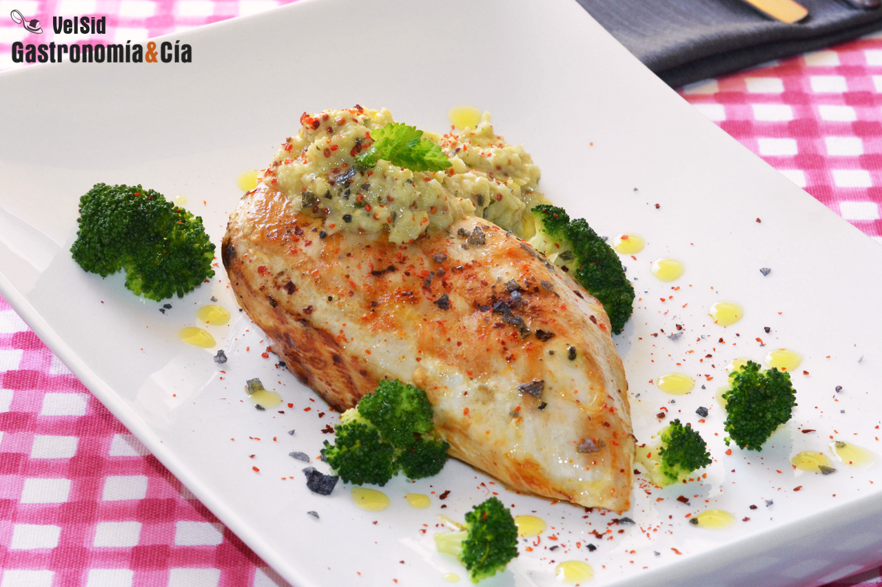 Pechuga de pollo a la parrilla con brócoli y su vinagre