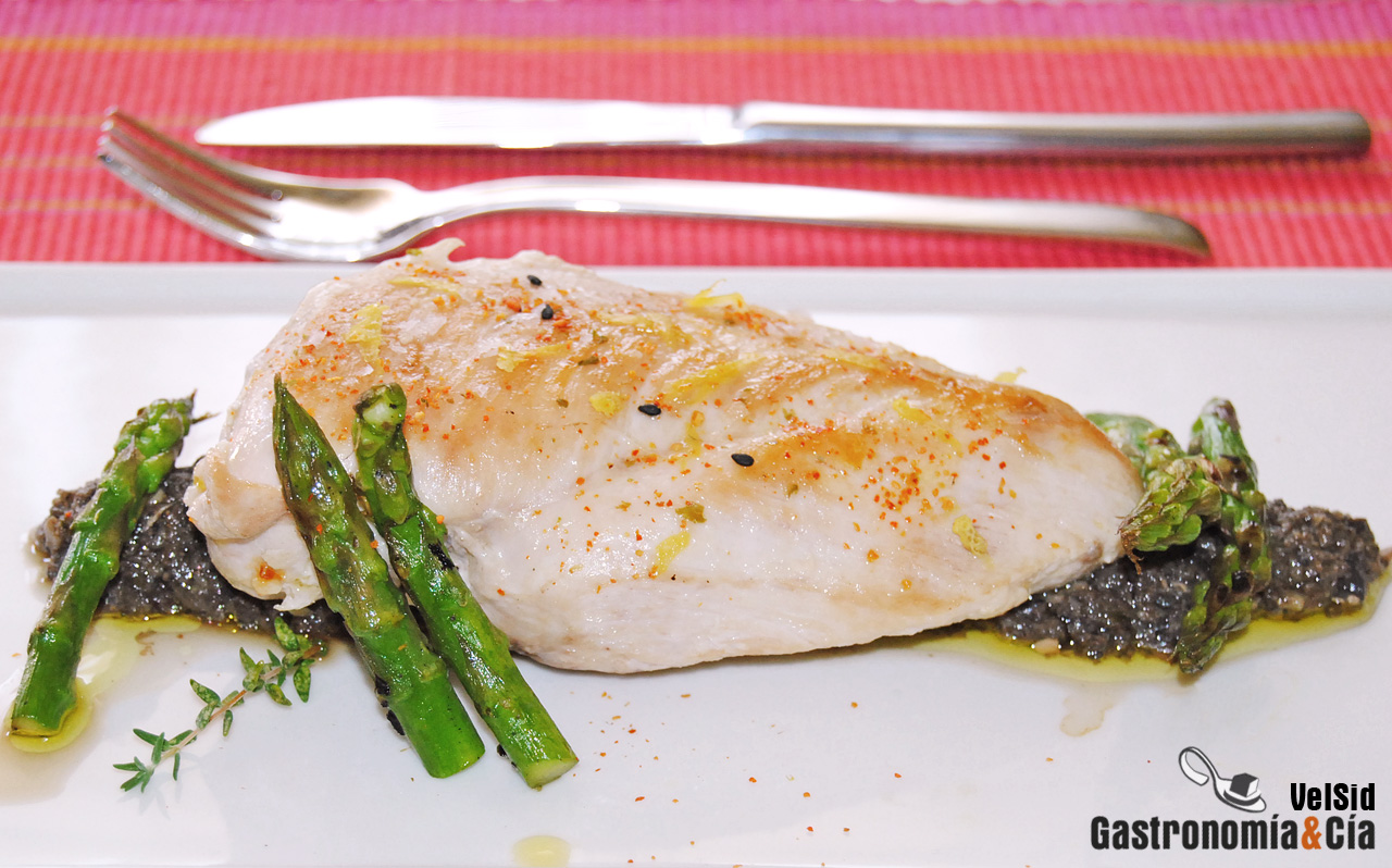 Receta de Pollo con duxelles y espárragos