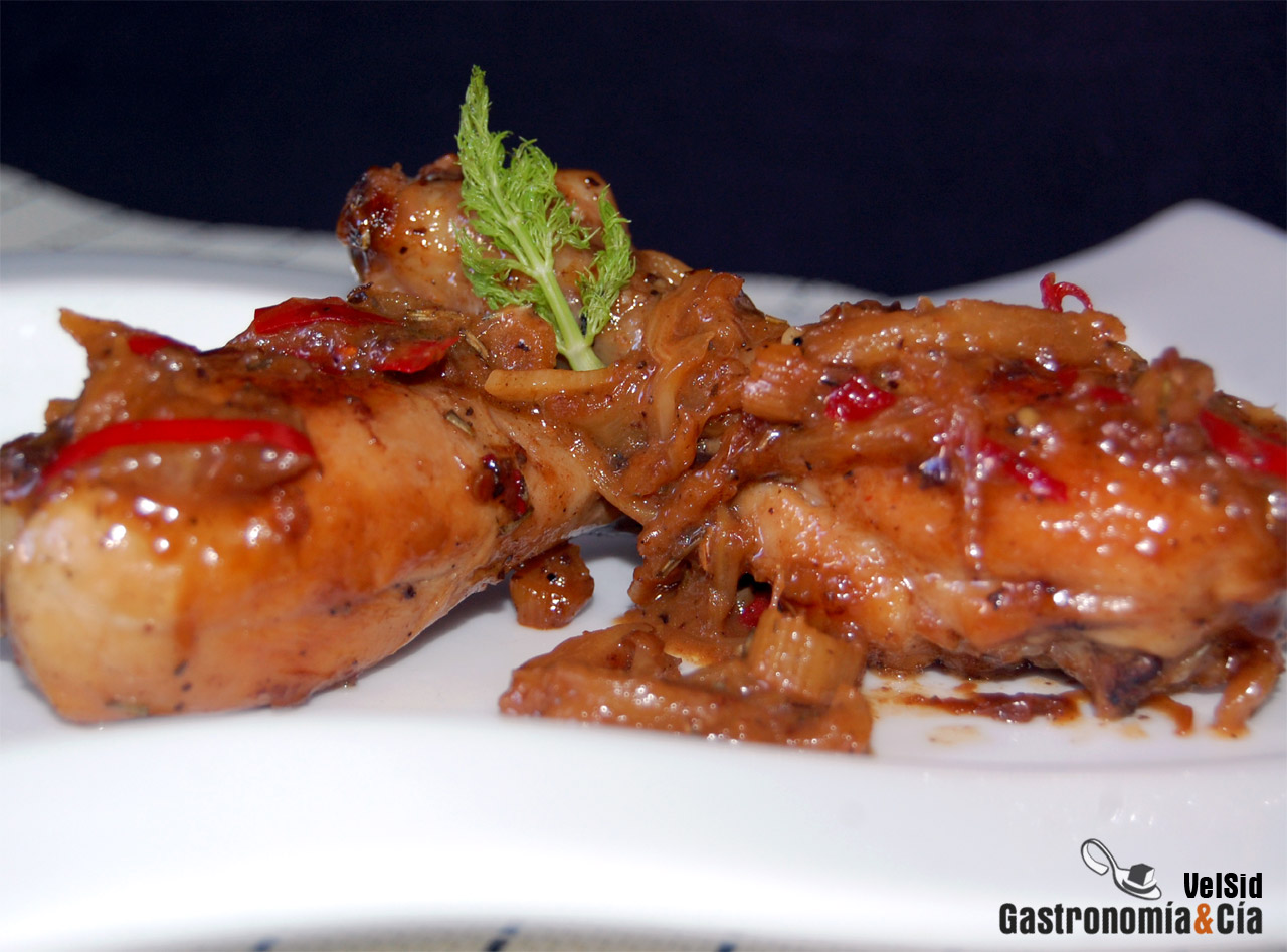 Pollo con hinojo y chile