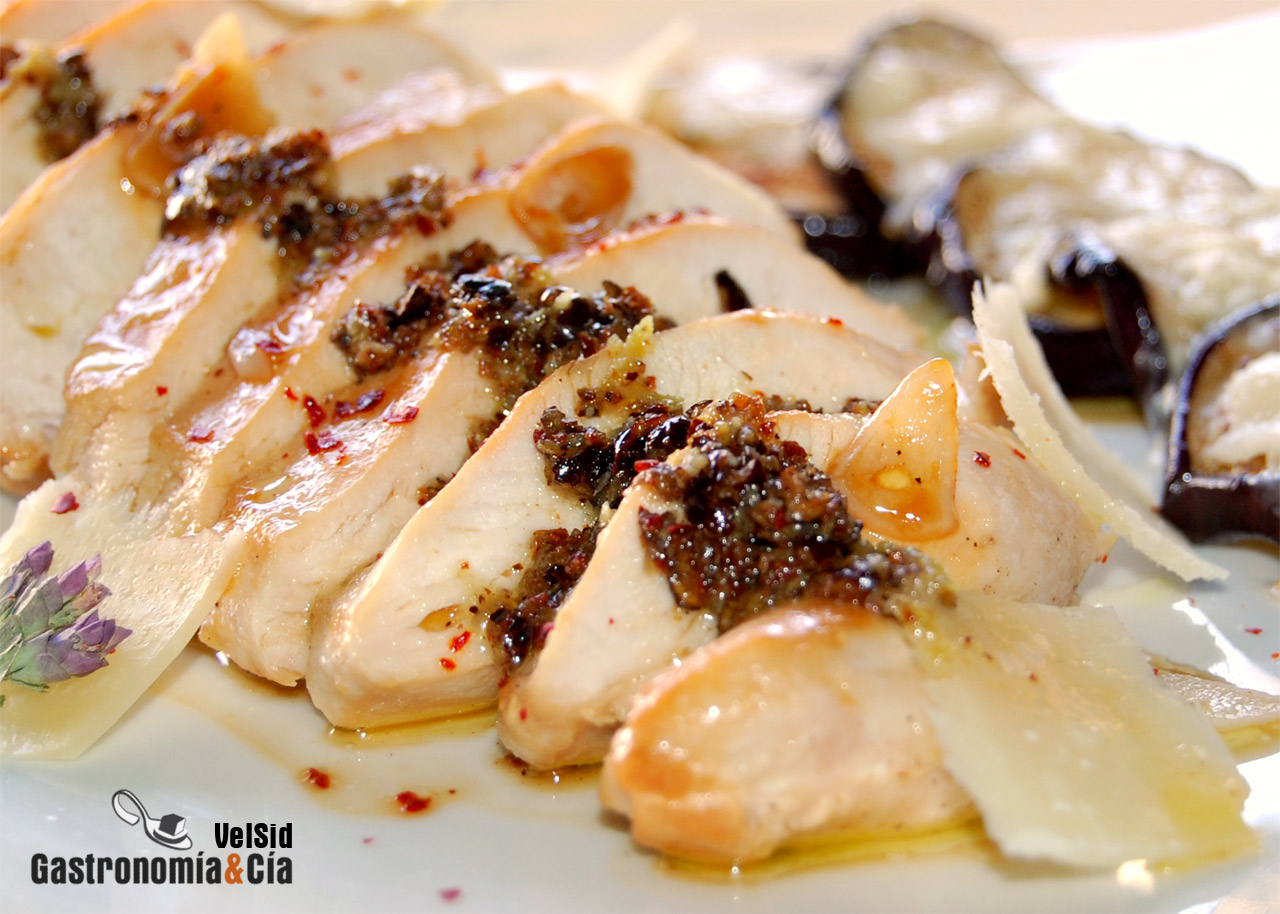 Pollo con lima y enebro