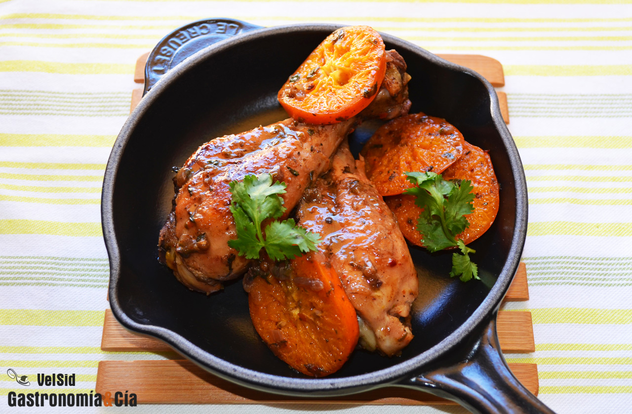 Guiso de pollo con mandarinas y cilantro