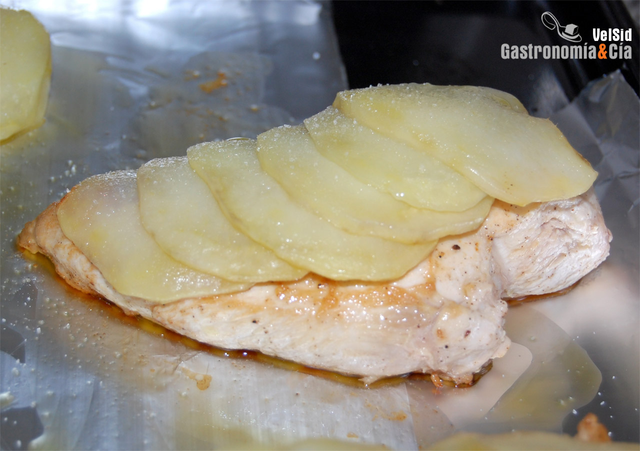 Pollo con patatas crujientes