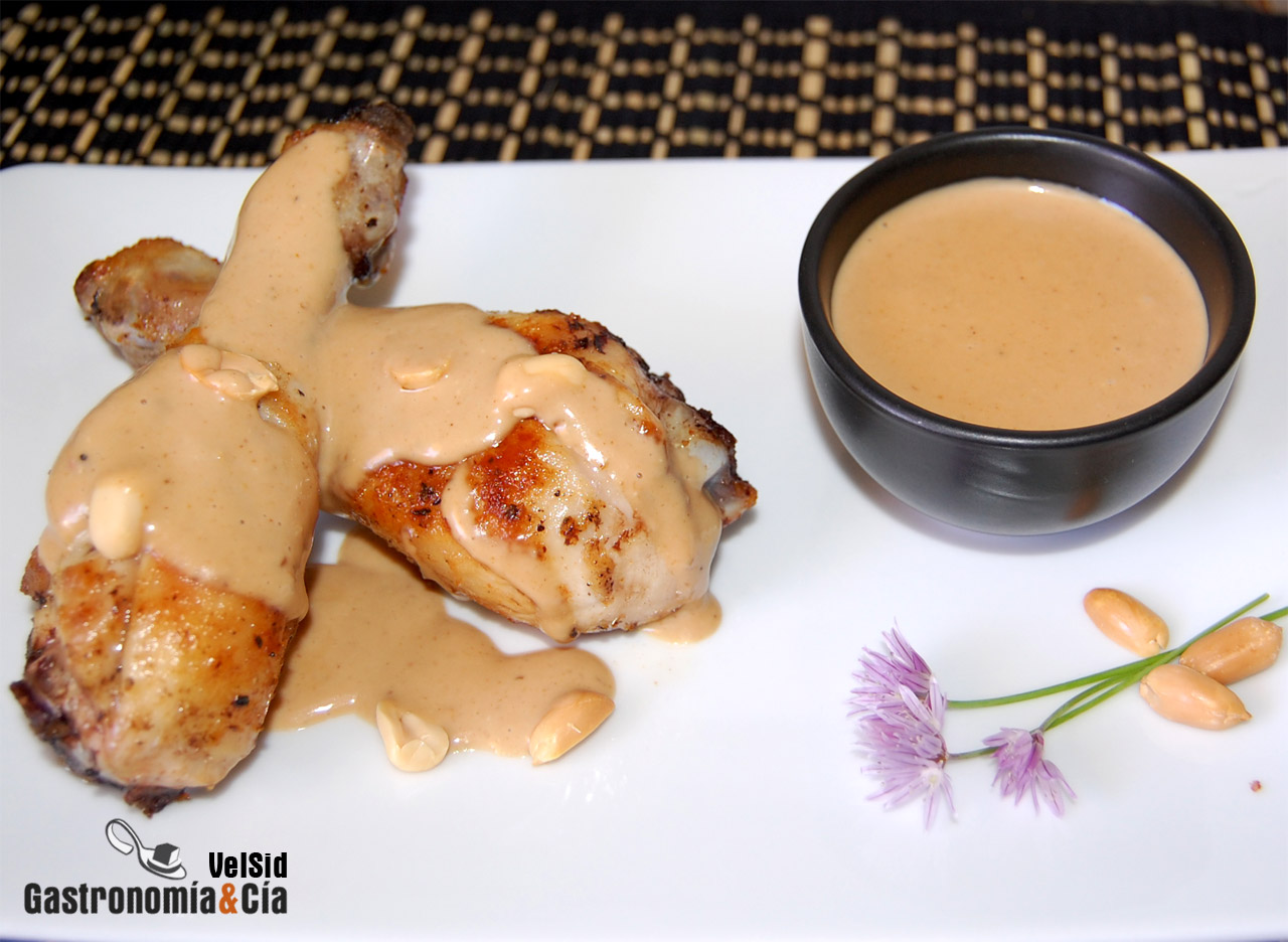 Pollo con salsa de cacahuete