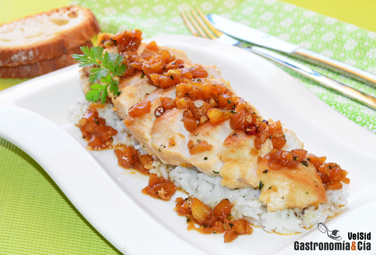 Pechuga de pollo a la plancha con salsa de piña