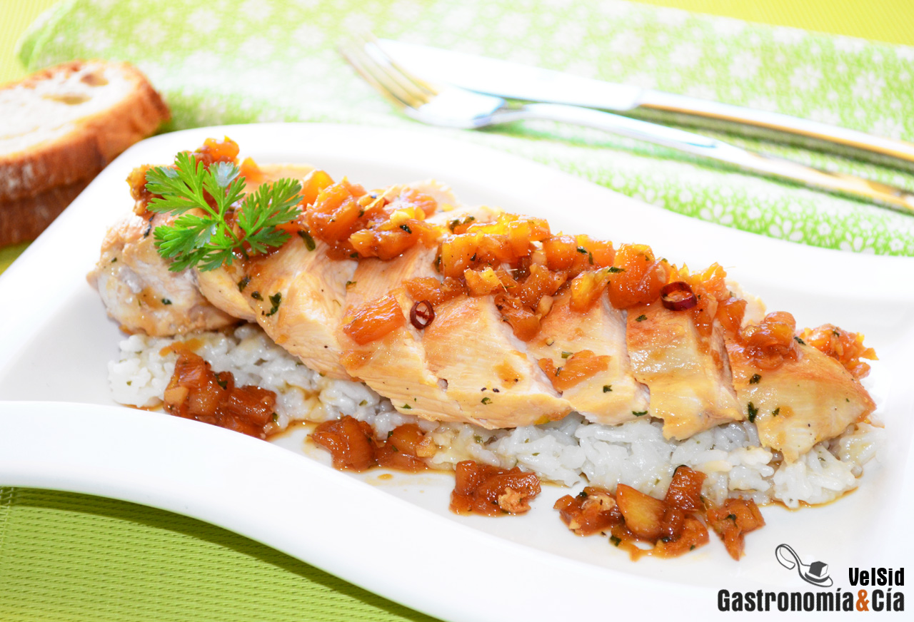 Pechuga de pollo a la plancha con salsa de piña