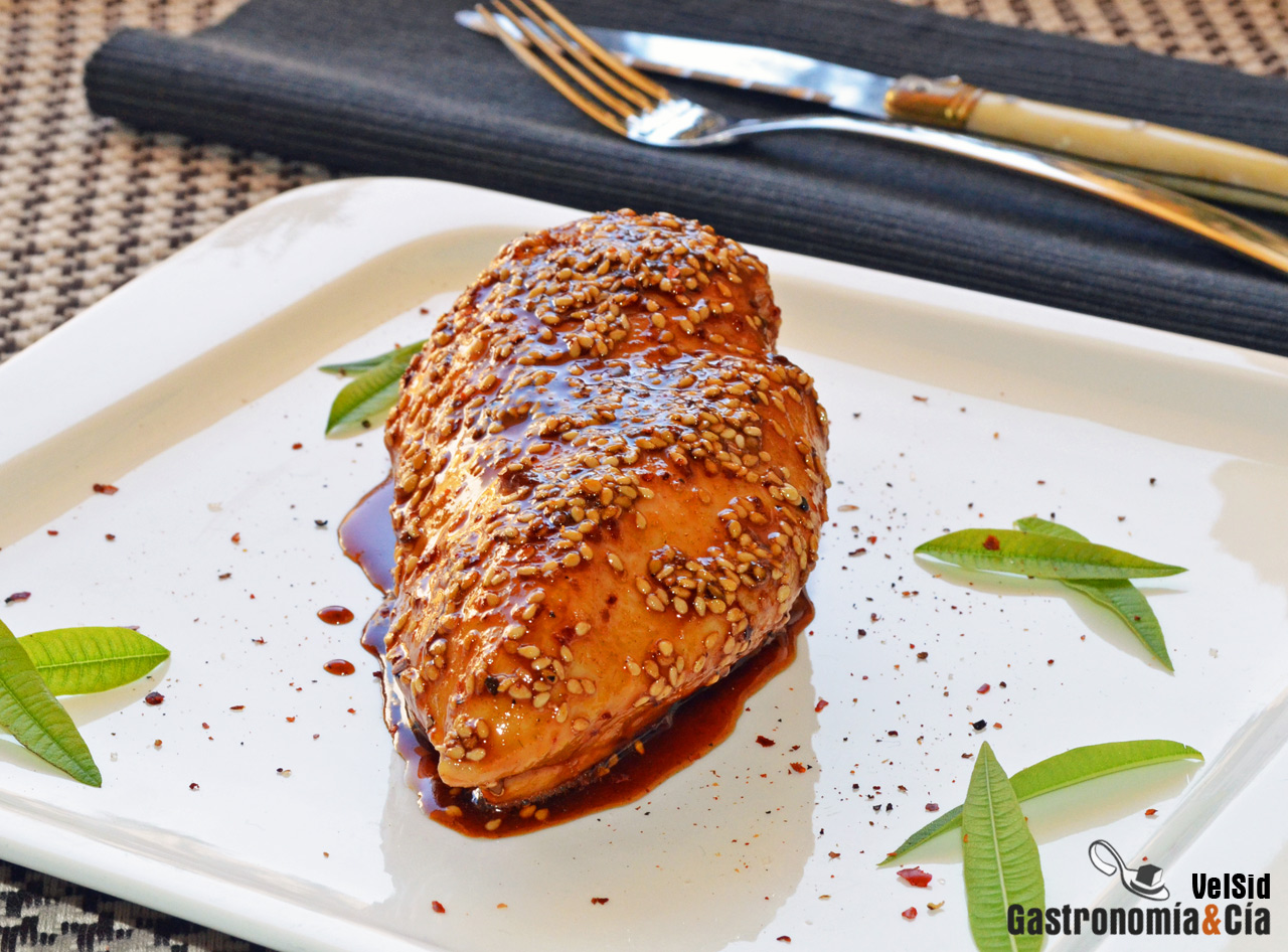 Pechuga de pollo con sésamo y miel