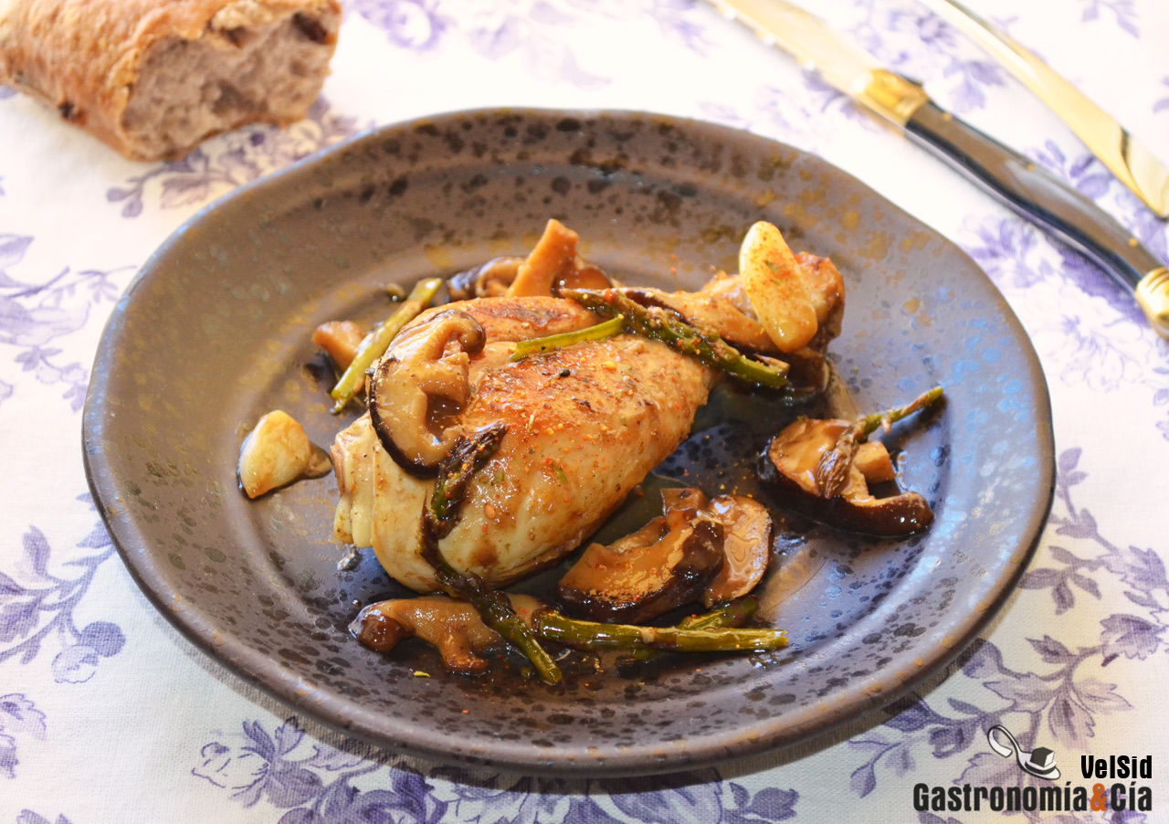 Pollo con shiitake y espárragos