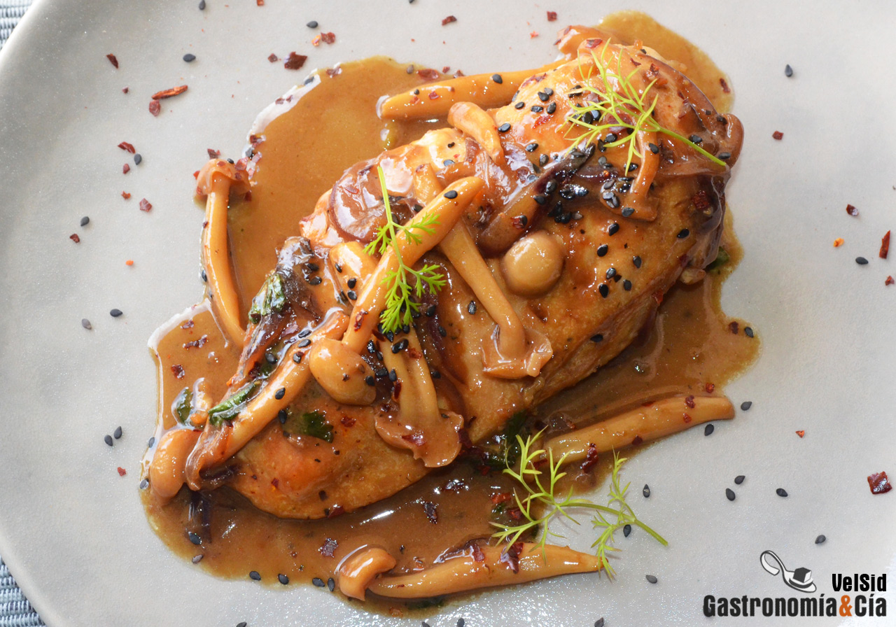 Pollo con salsa de coco, wasabi y soja