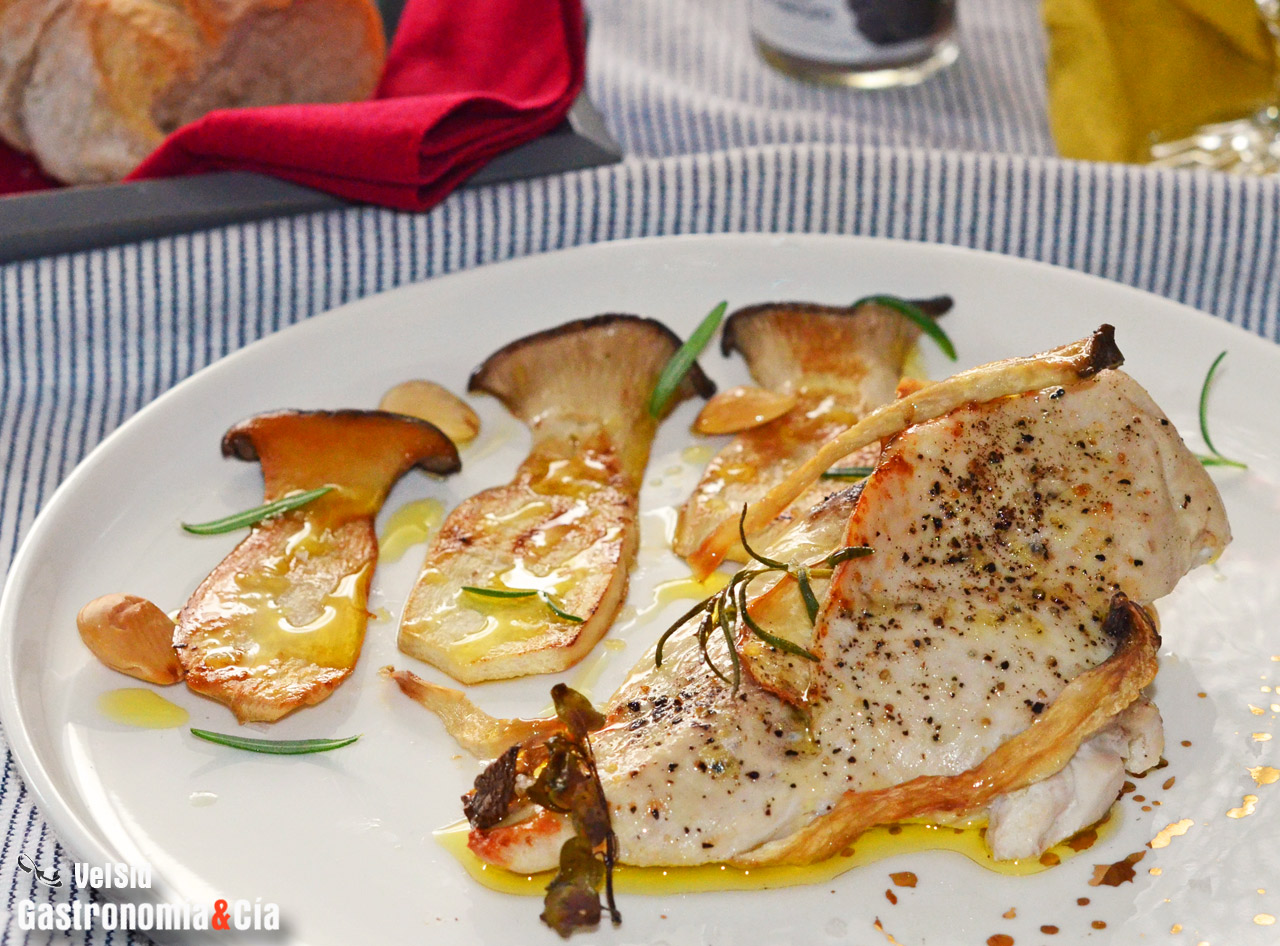 Pechuga de pollo con seta de cardo y romero