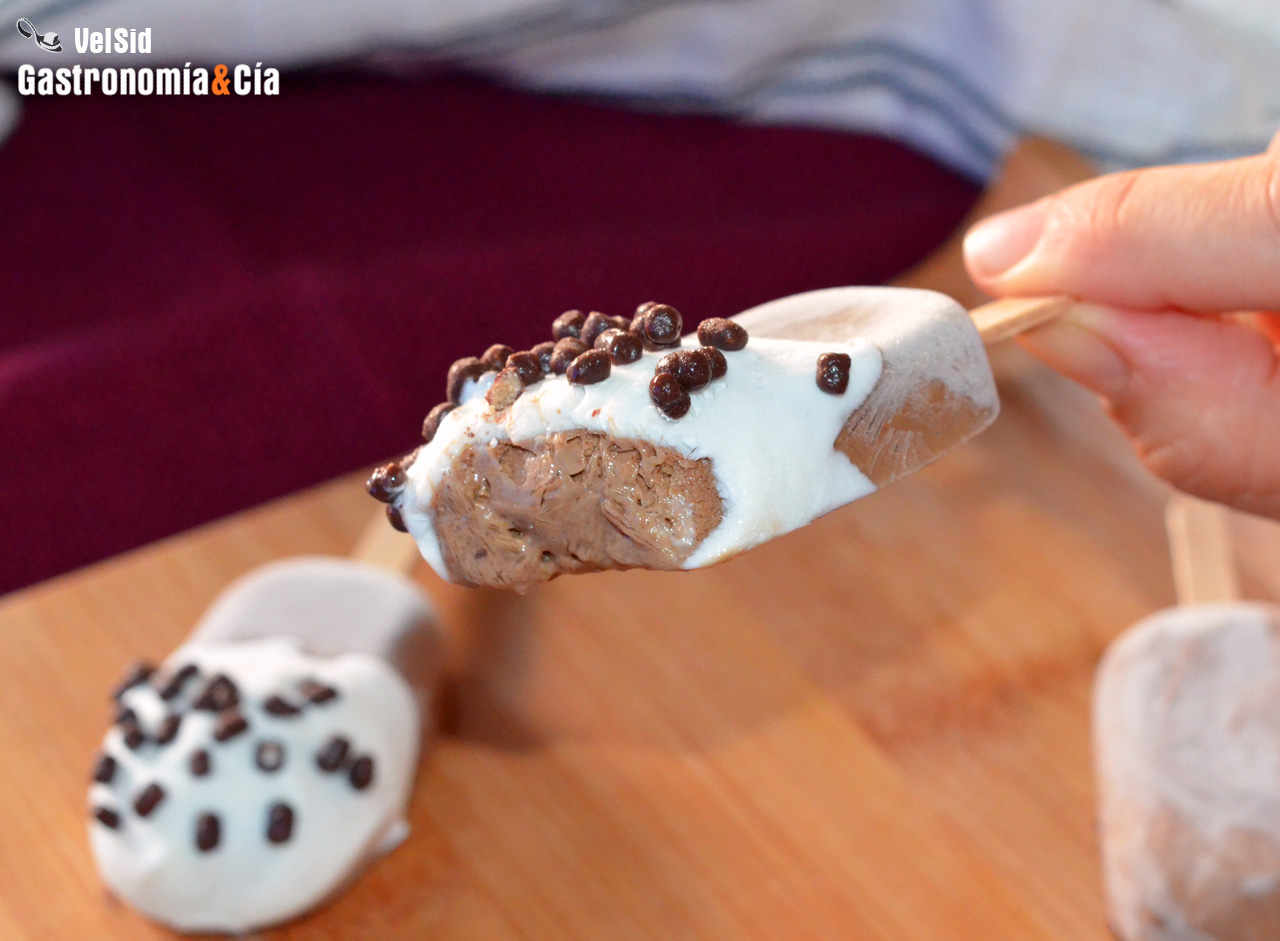 Polos de plátano, avellana y algarroba