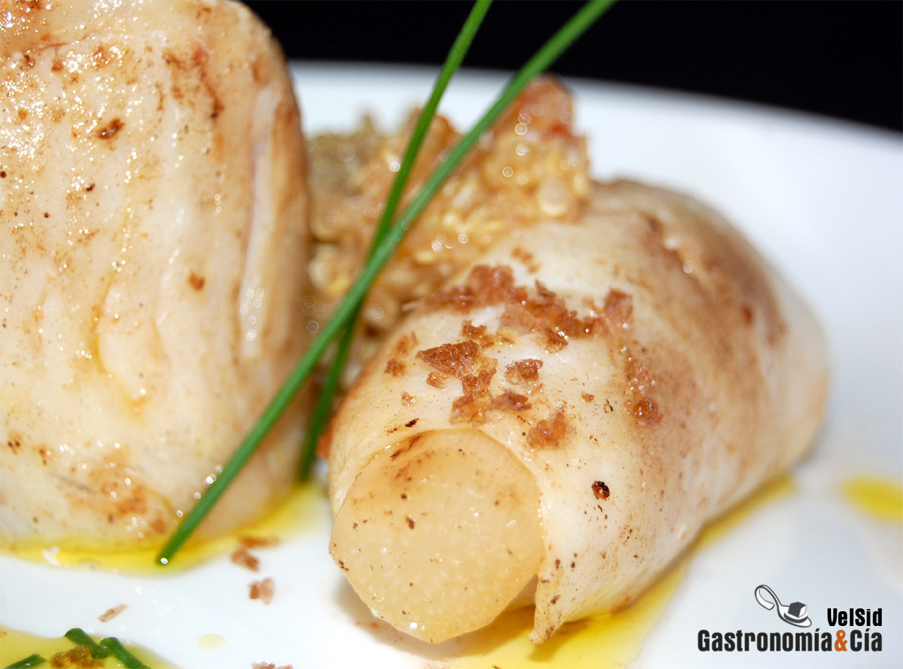 Paupiettes de merluza con espárragos y quinoa vainillad