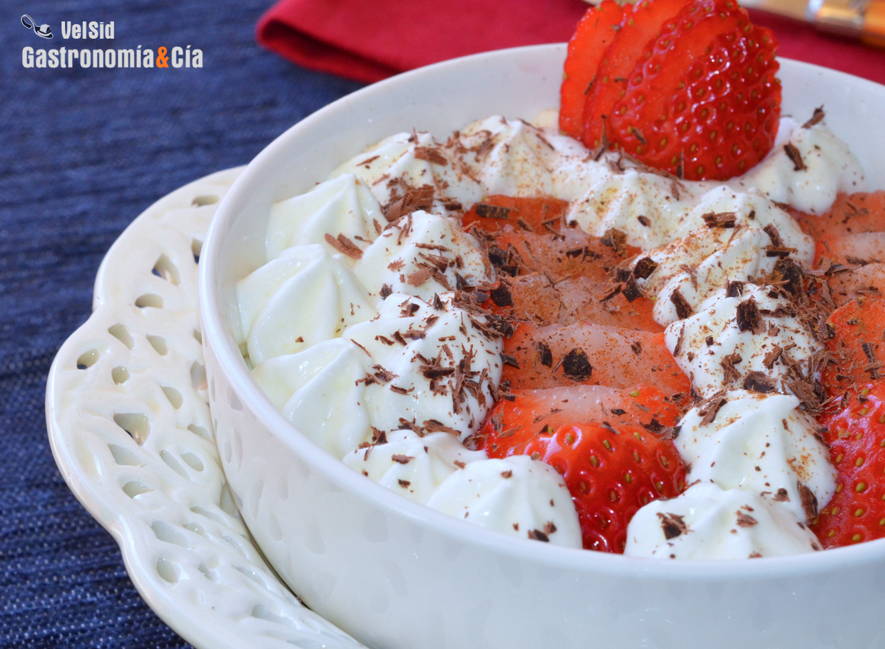 Porridge de fresas con nata