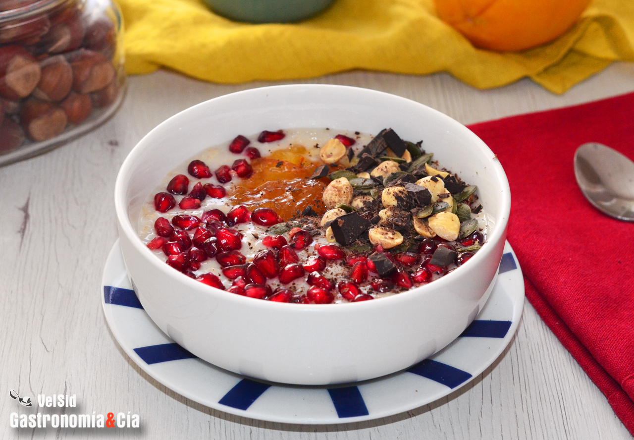 Porridge otoñal con granada y naranja