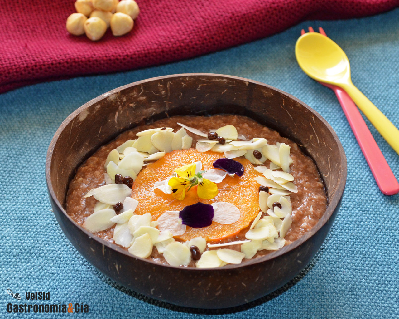 Porridge con pera, cacao y especias cálidas
