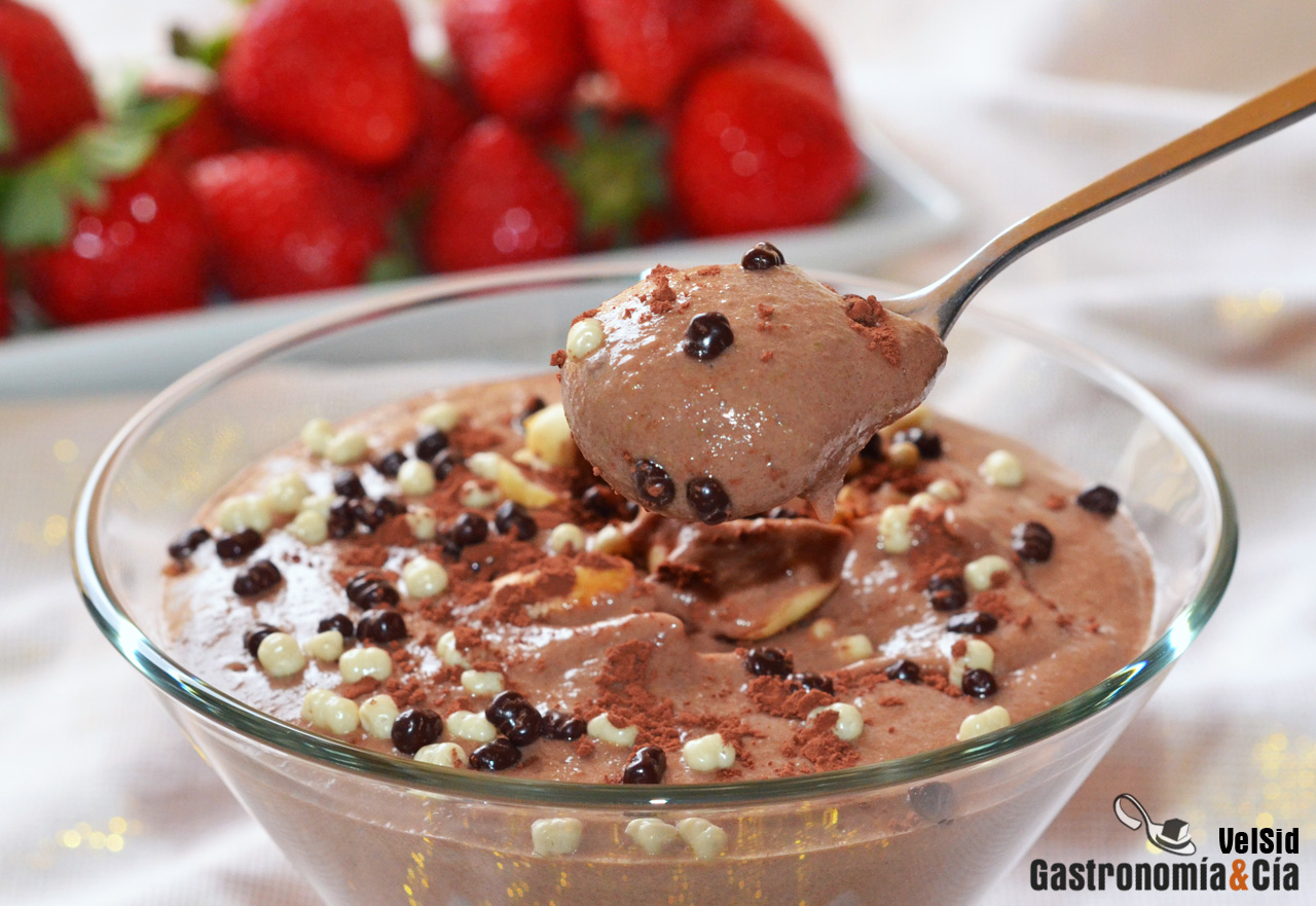 Pudin cremoso de chocolate, ligero y sin azúcar