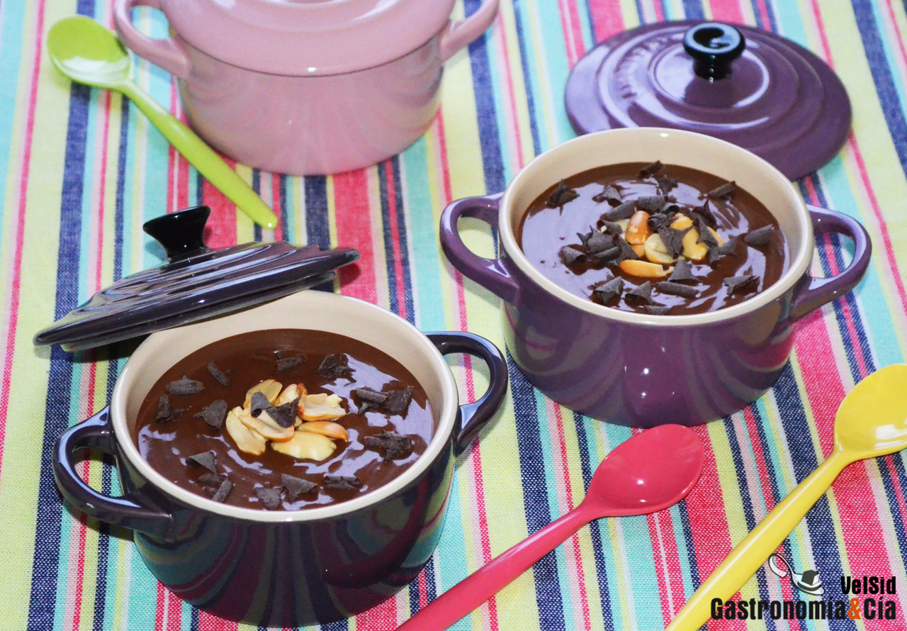 Pudin cremoso de chocolate y mantequilla de cacahuete