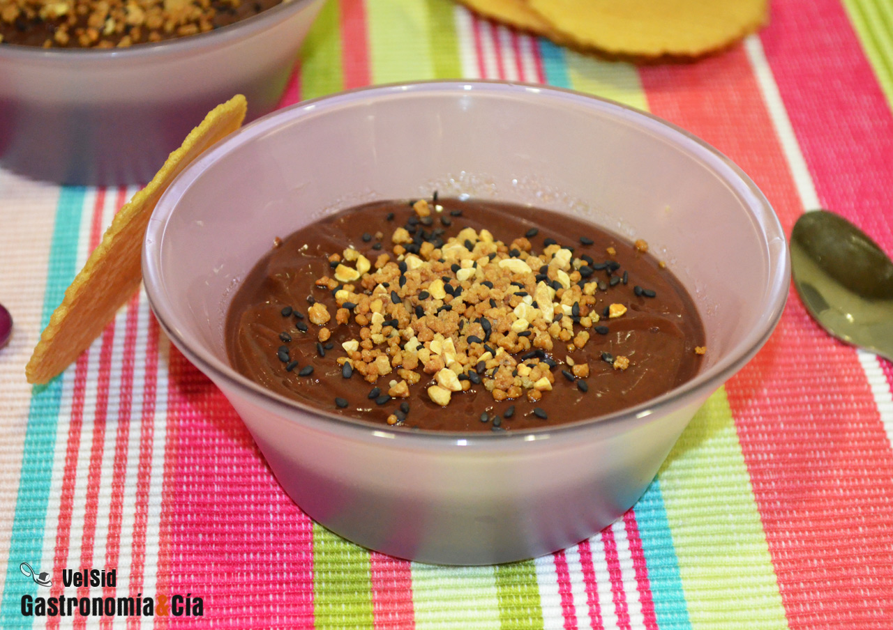 Pudin cremoso de chocolate y sésamo