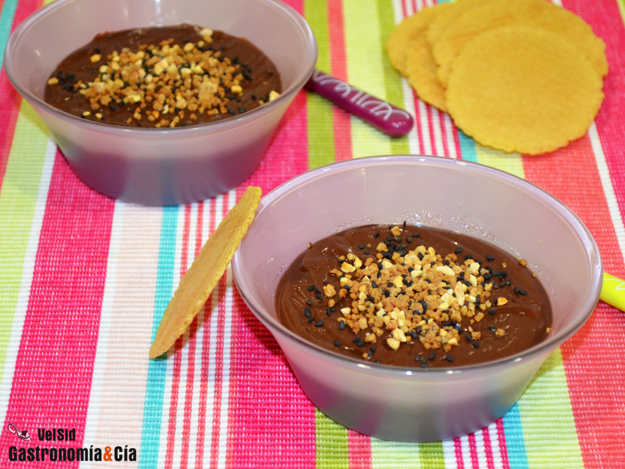 Pudin cremoso de chocolate y sésamo