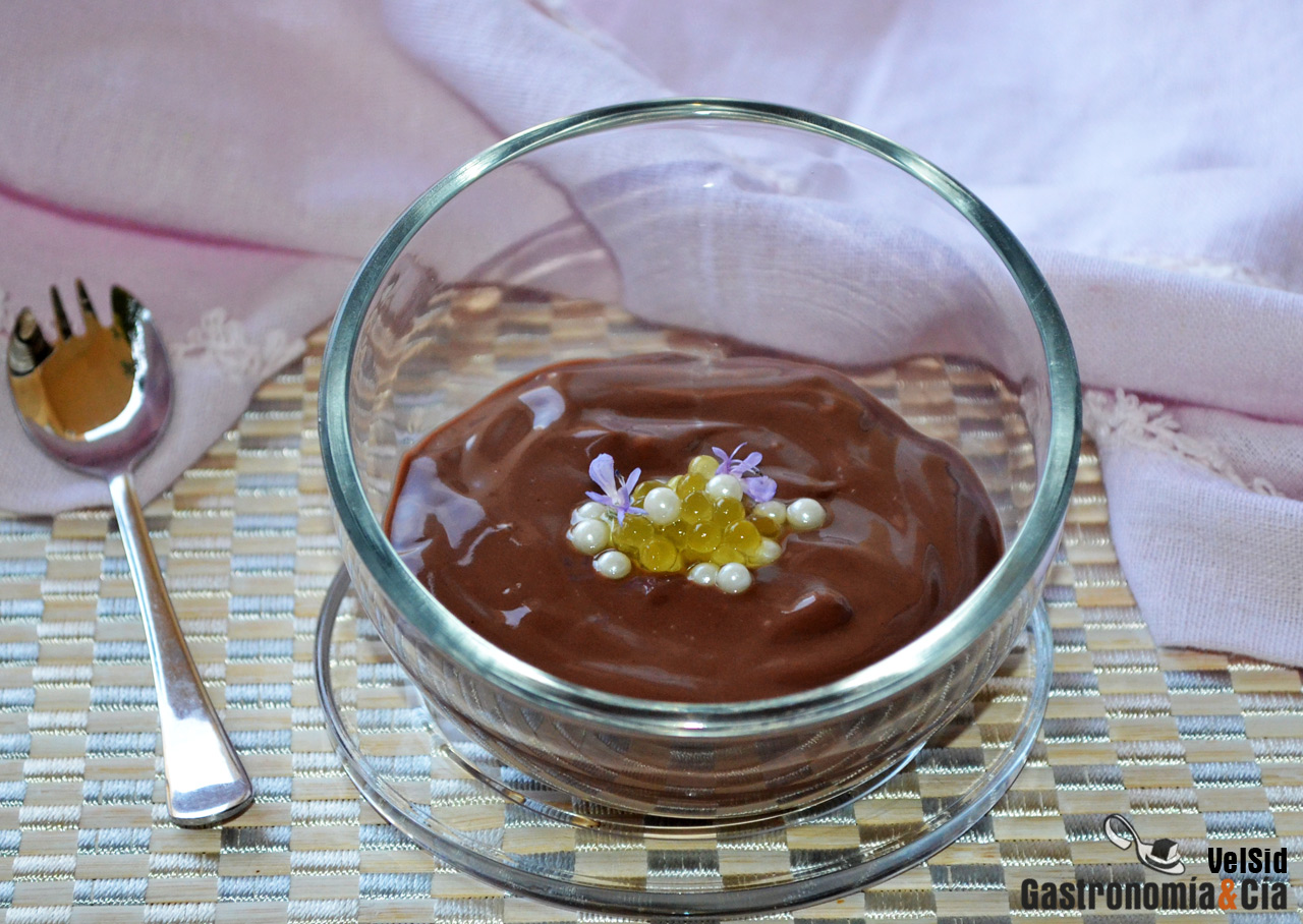 Pudin cremoso de chocolate con aceite de oliva virgen e
