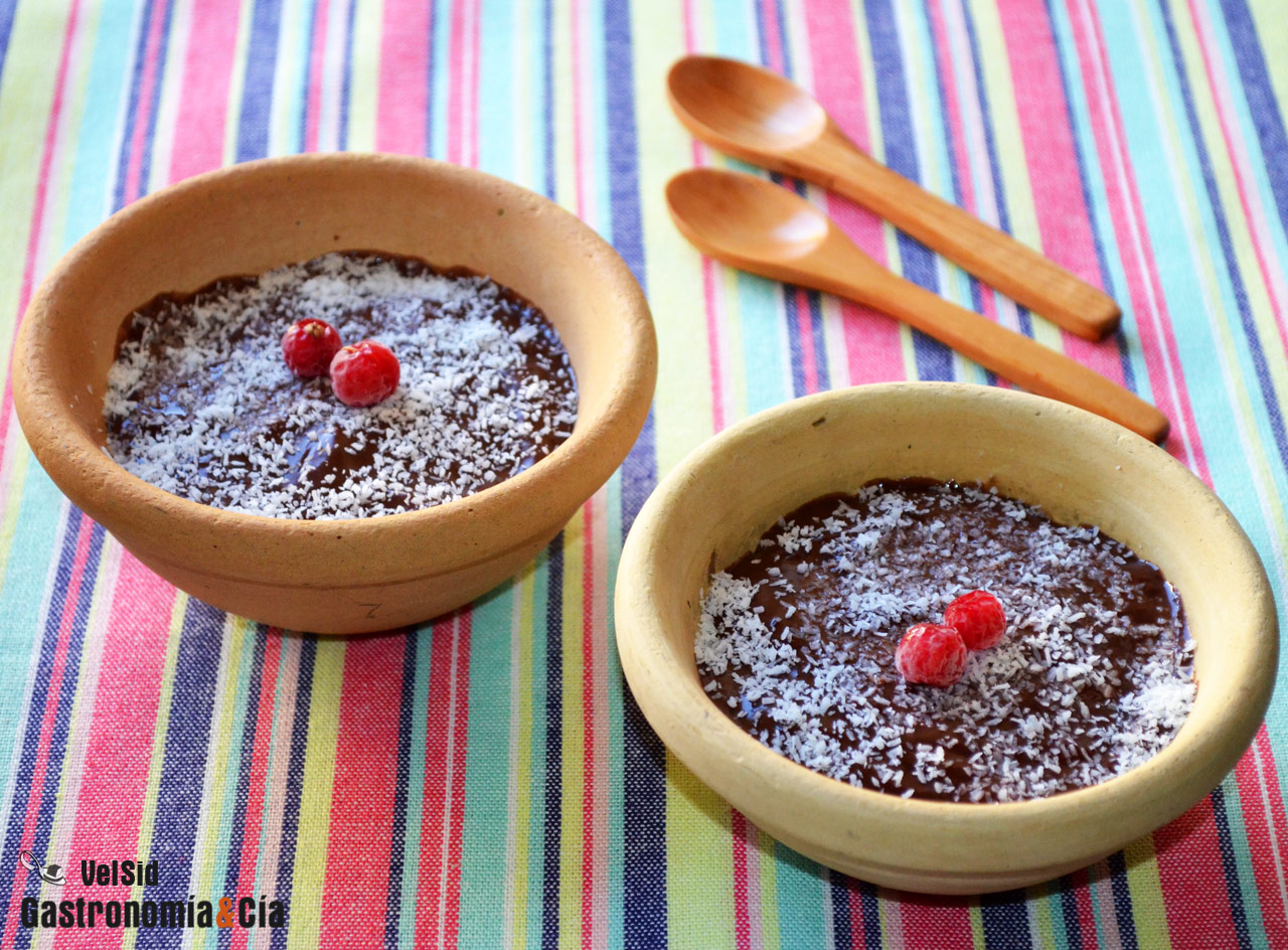 Pudin cremoso de chocolate vegano