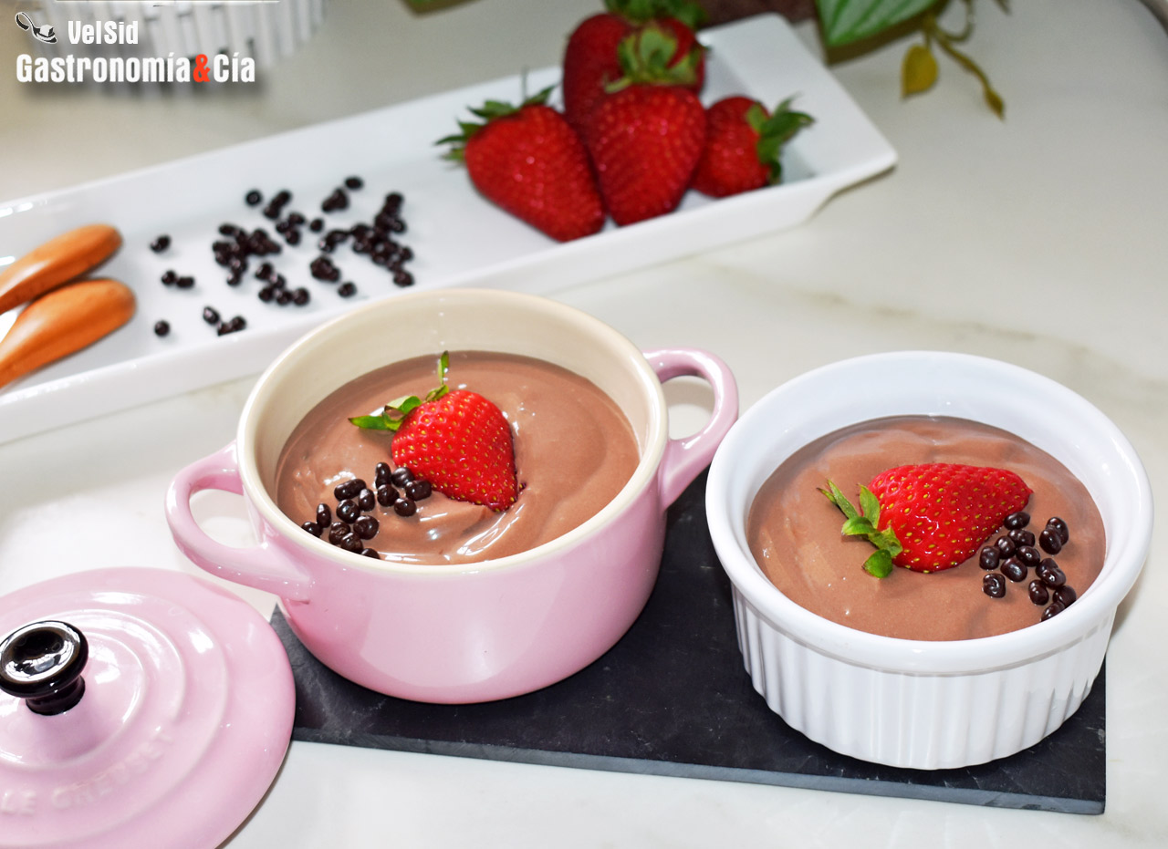 Pudin de chocolate y avellanas vegano