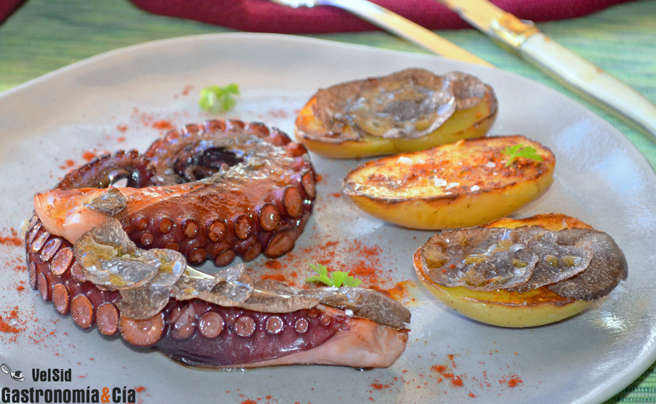 Pulpo a la parrilla con patatas y trufa negra