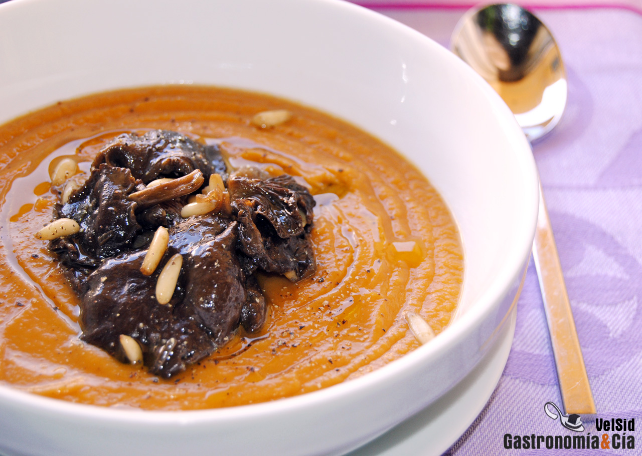 Puré de batata con rebozuelos atrompetados