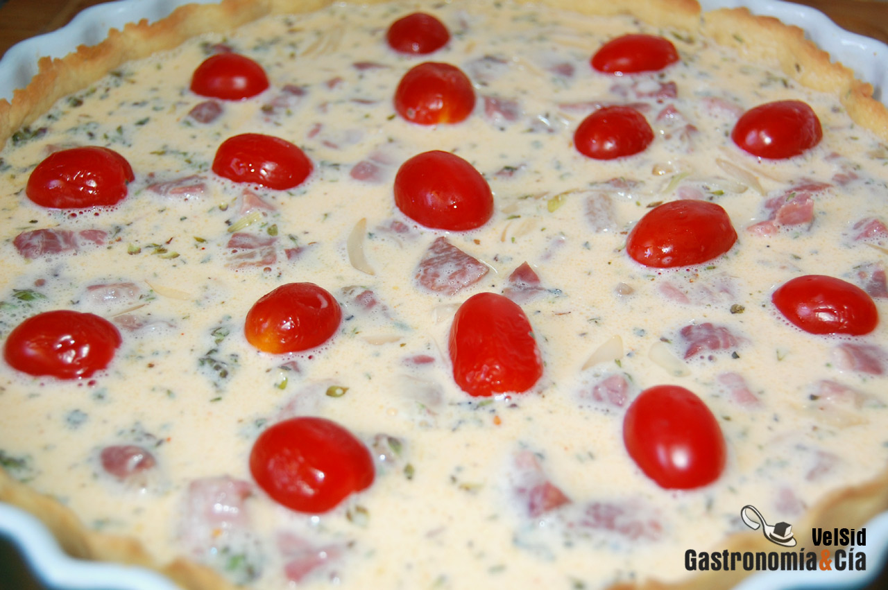 Quiche de queso, tomates y panceta
