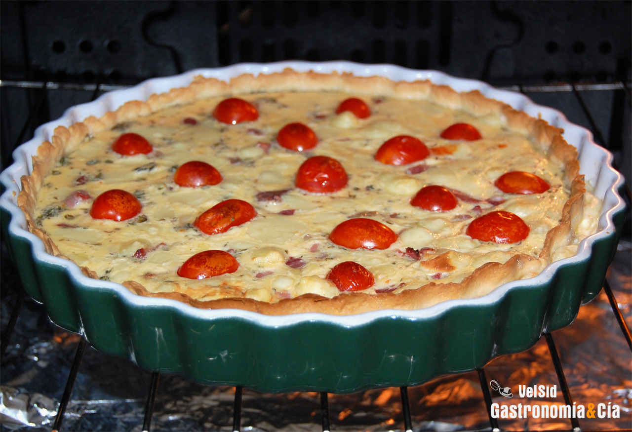 Quiche de queso, tomates y panceta