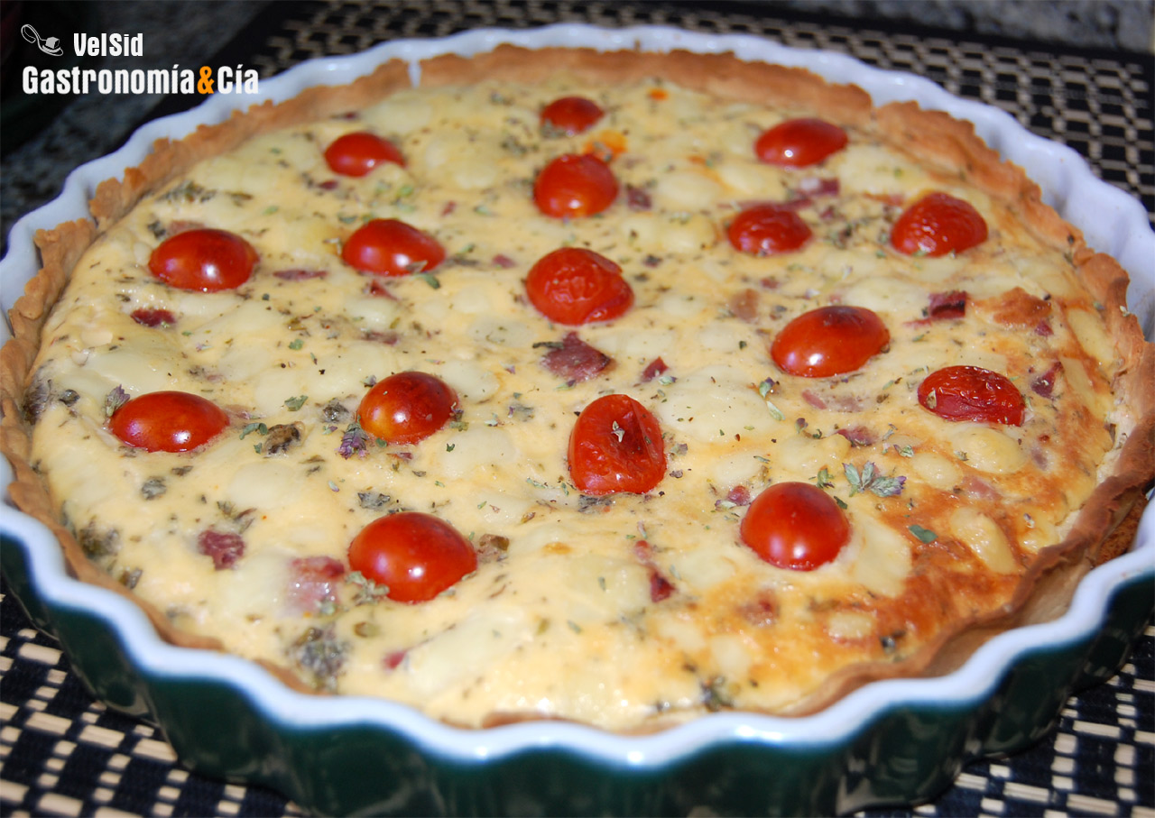 Quiche de queso, tomates y panceta