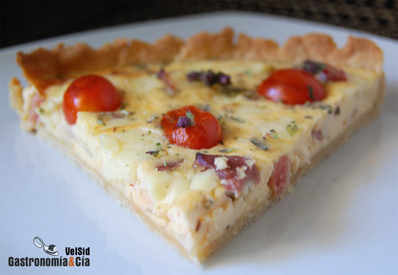 Quiche de queso, tomates y panceta