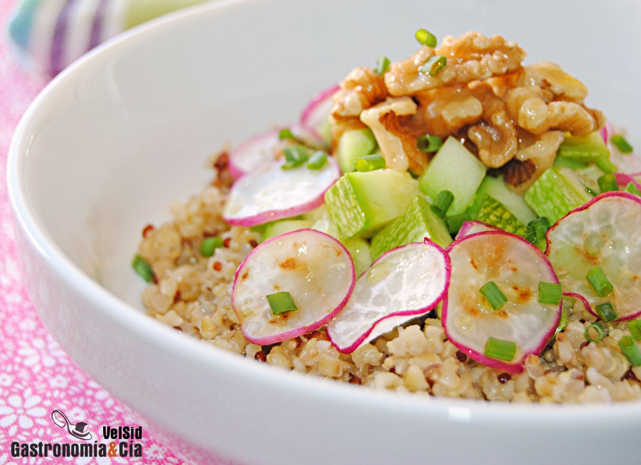 Quinoa con calabacín y nueces