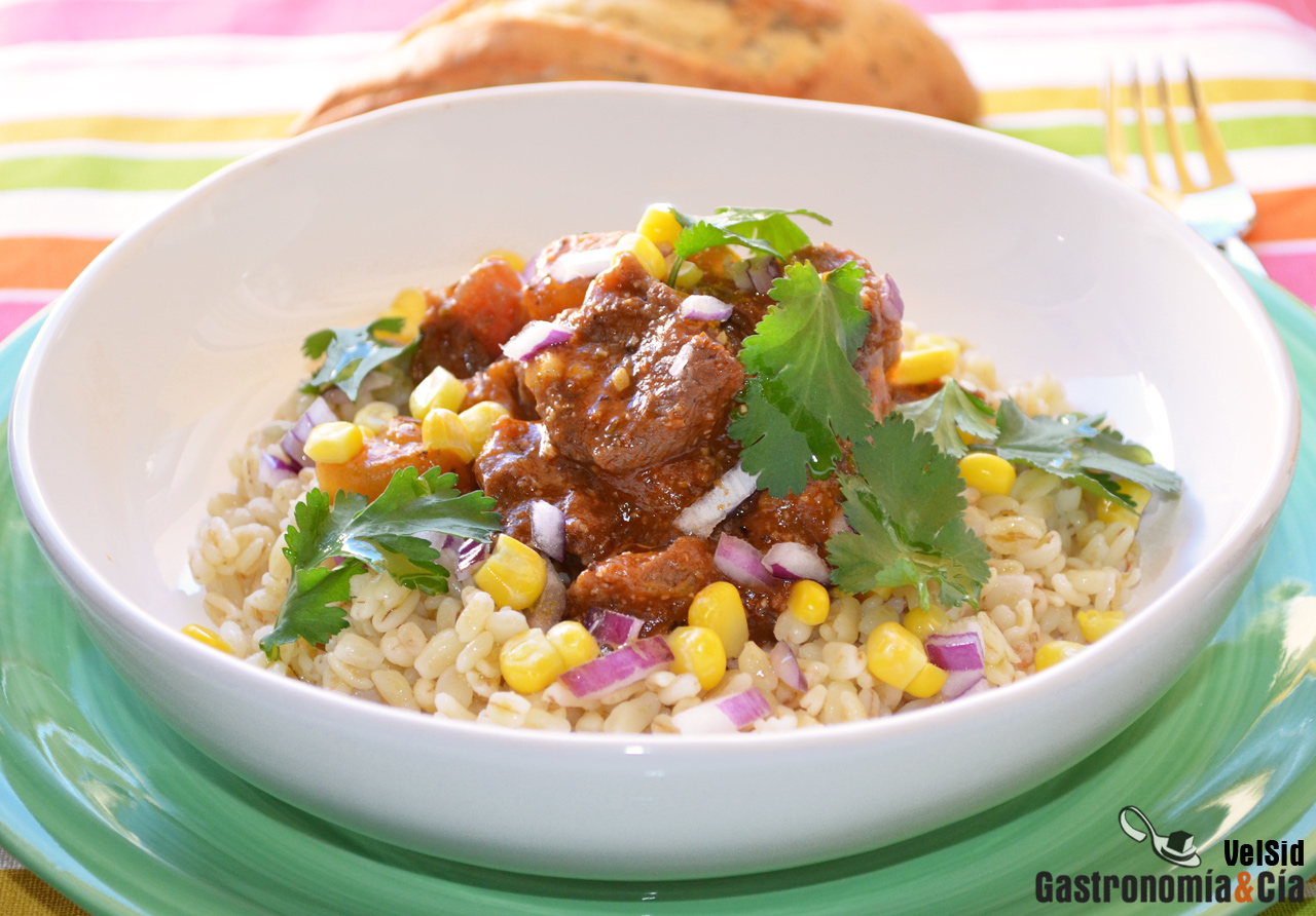 Ragú de ternera y berenjena con trigo tierno